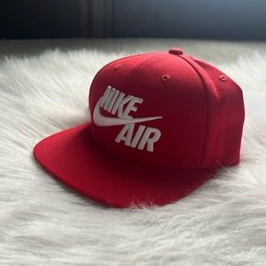 Boys Nike hat like new size 4-7
